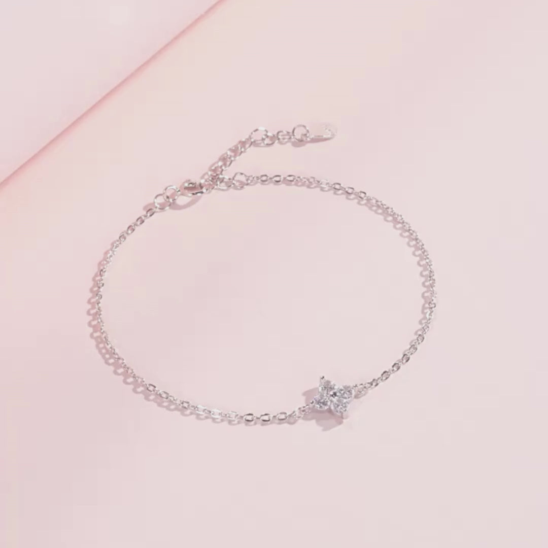 Four-Petal Flower Solitaire Bracelet | Diamond Simulant | Prm9105