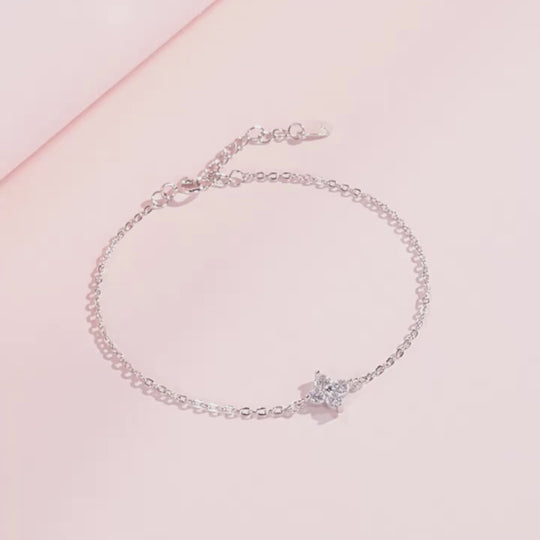 Four-Petal Flower Solitaire Bracelet | Diamond Simulant | Prm9105